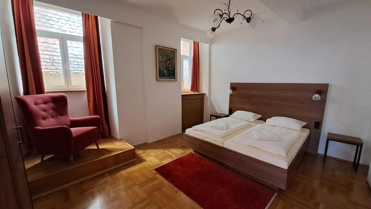 רוטנבורג אוב דר טאובר Hotel-Gasthof Goldener Greifen מראה חיצוני תמונה