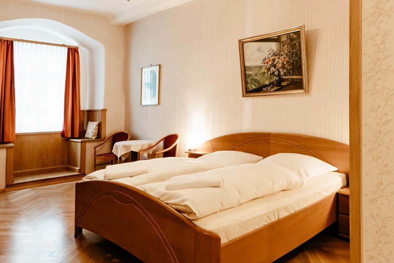 רוטנבורג אוב דר טאובר Hotel-Gasthof Goldener Greifen מראה חיצוני תמונה