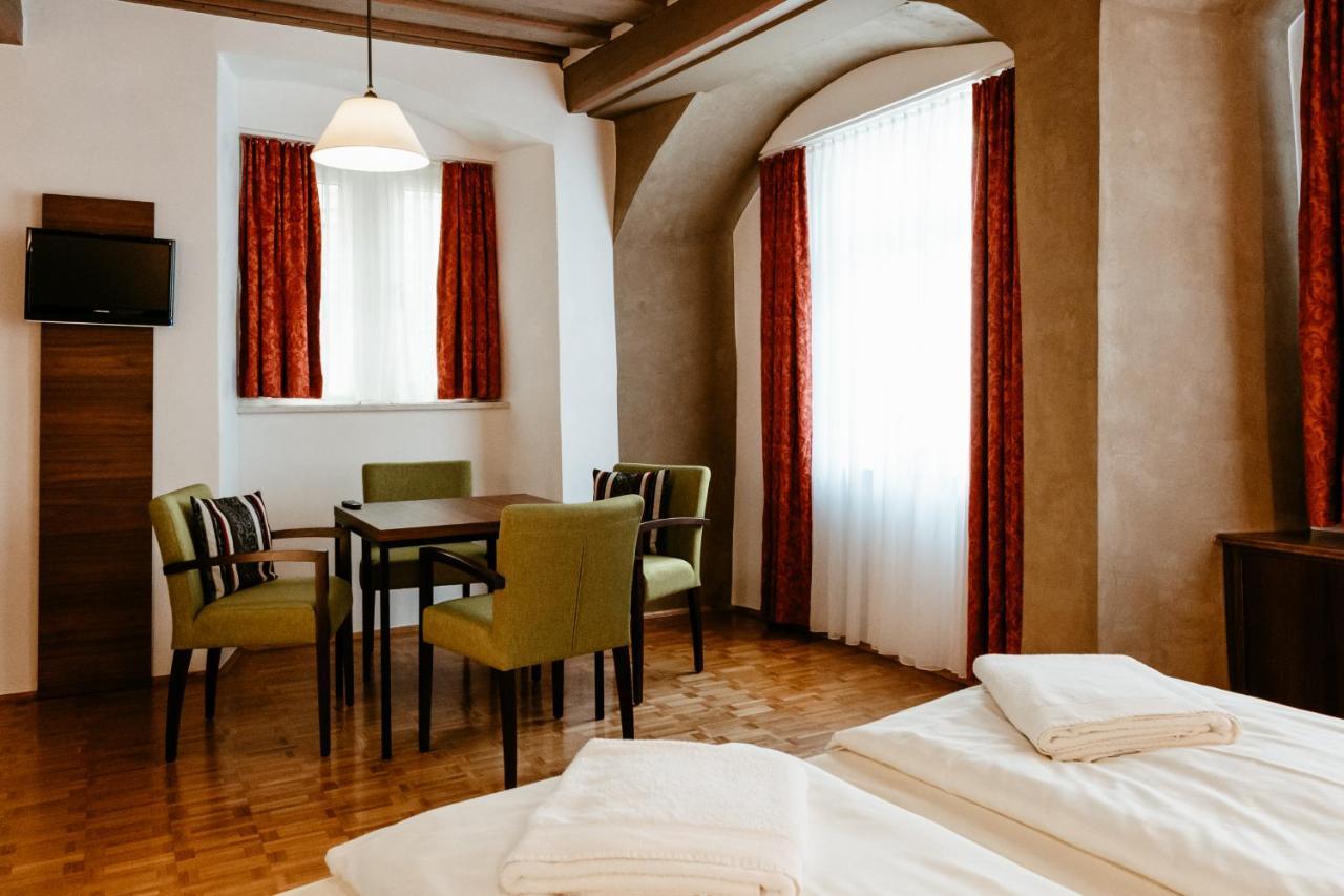 רוטנבורג אוב דר טאובר Hotel-Gasthof Goldener Greifen מראה חיצוני תמונה