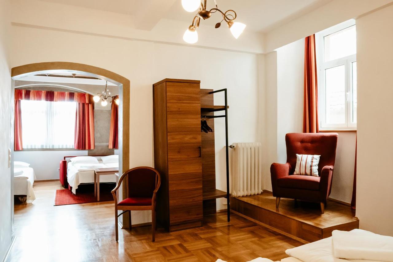 רוטנבורג אוב דר טאובר Hotel-Gasthof Goldener Greifen מראה חיצוני תמונה