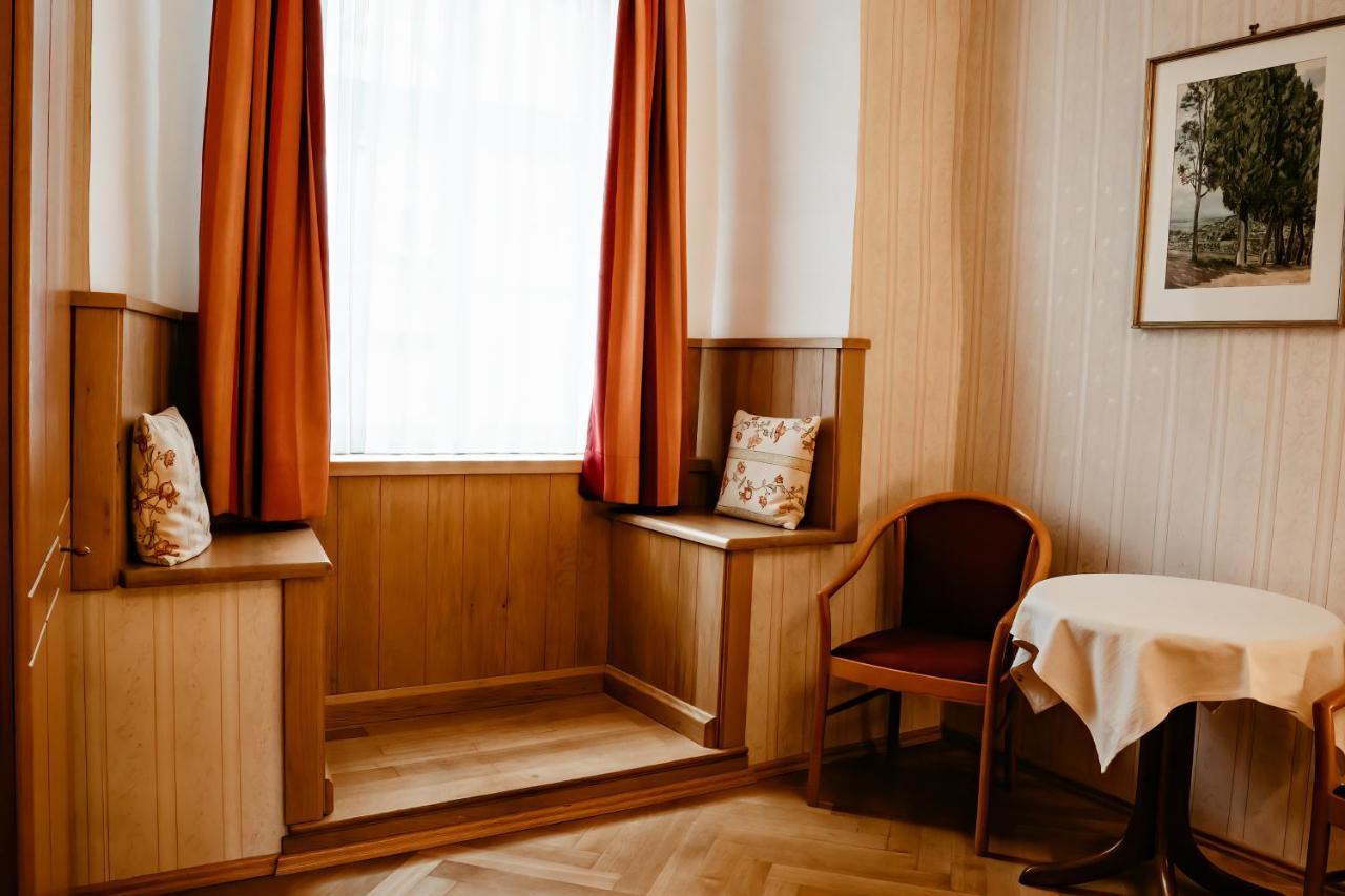 רוטנבורג אוב דר טאובר Hotel-Gasthof Goldener Greifen מראה חיצוני תמונה