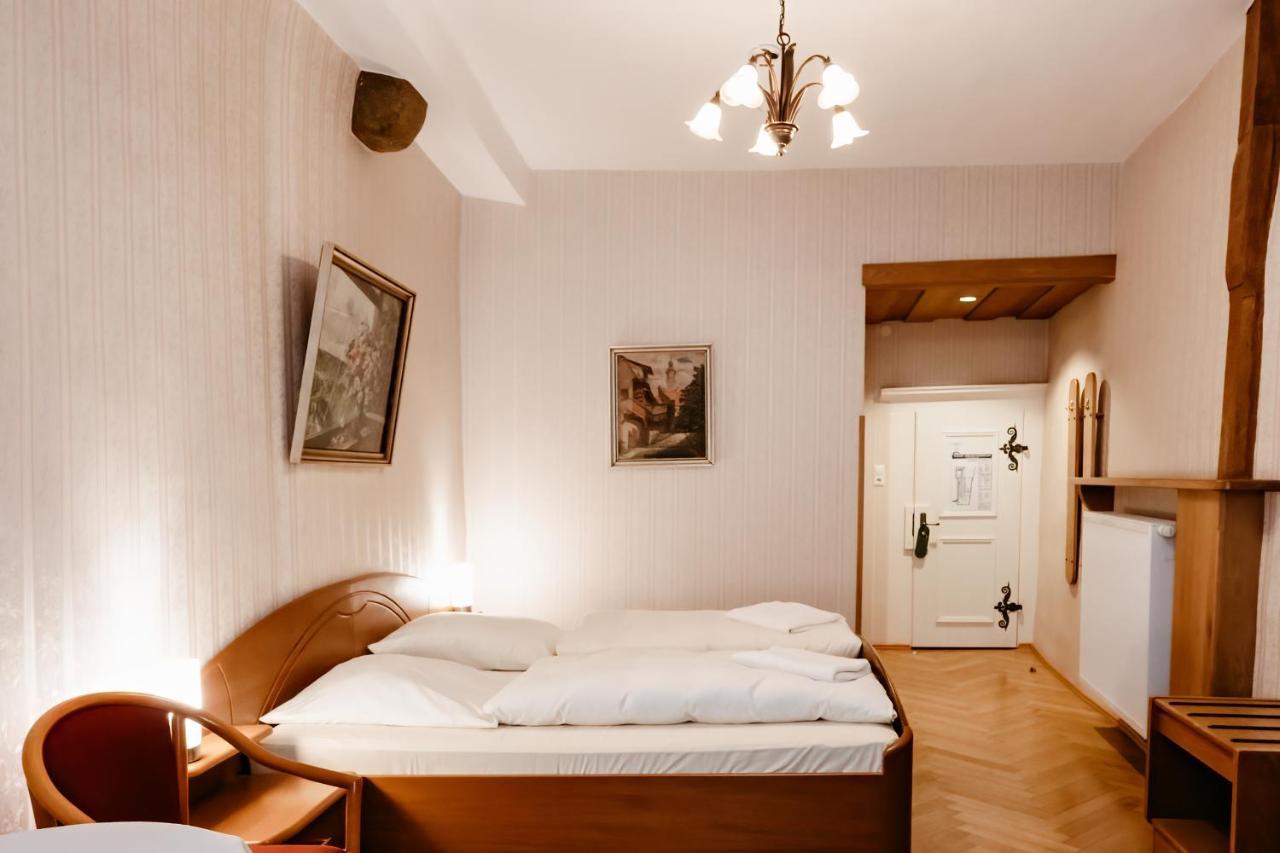 רוטנבורג אוב דר טאובר Hotel-Gasthof Goldener Greifen מראה חיצוני תמונה