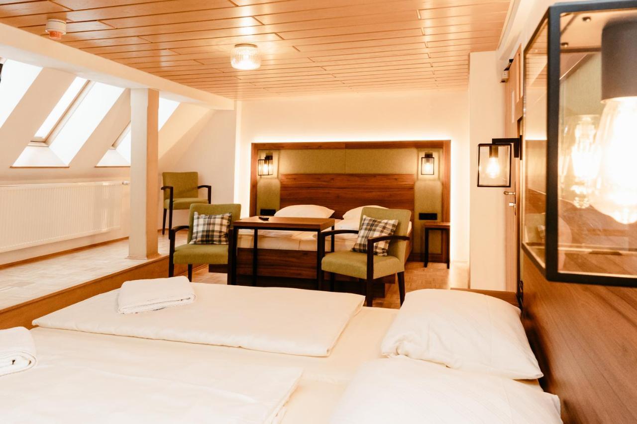 רוטנבורג אוב דר טאובר Hotel-Gasthof Goldener Greifen מראה חיצוני תמונה