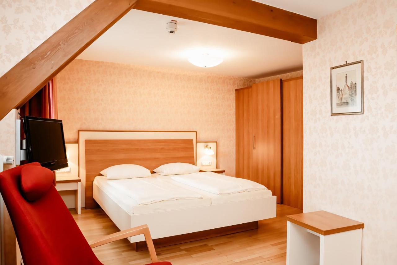 רוטנבורג אוב דר טאובר Hotel-Gasthof Goldener Greifen מראה חיצוני תמונה