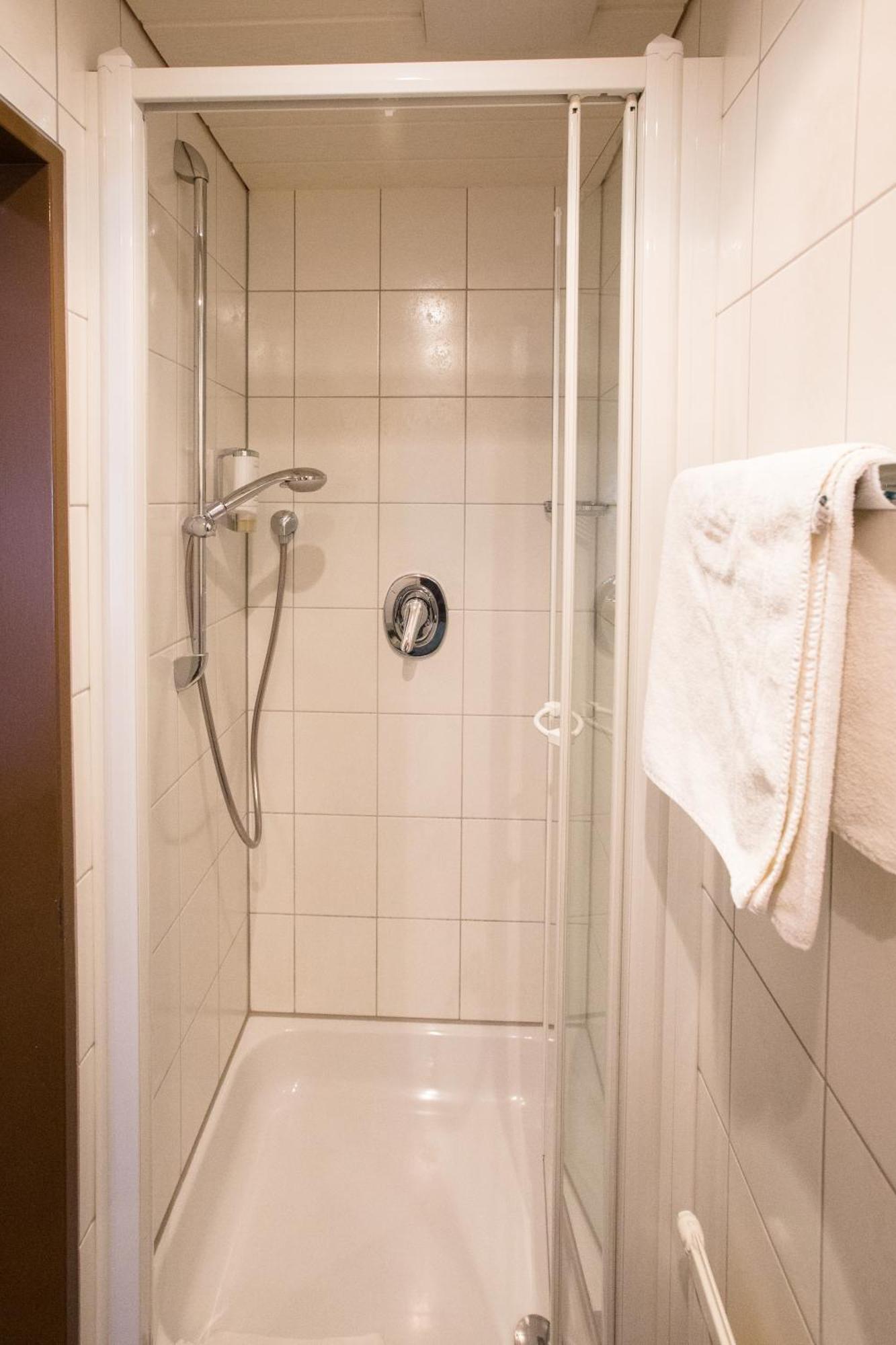 רוטנבורג אוב דר טאובר Hotel-Gasthof Goldener Greifen חדר תמונה