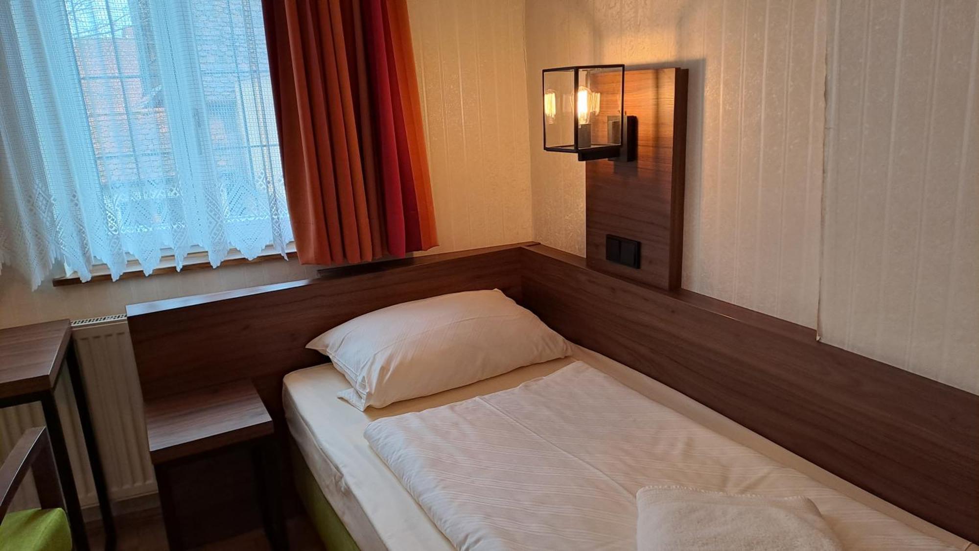 רוטנבורג אוב דר טאובר Hotel-Gasthof Goldener Greifen חדר תמונה