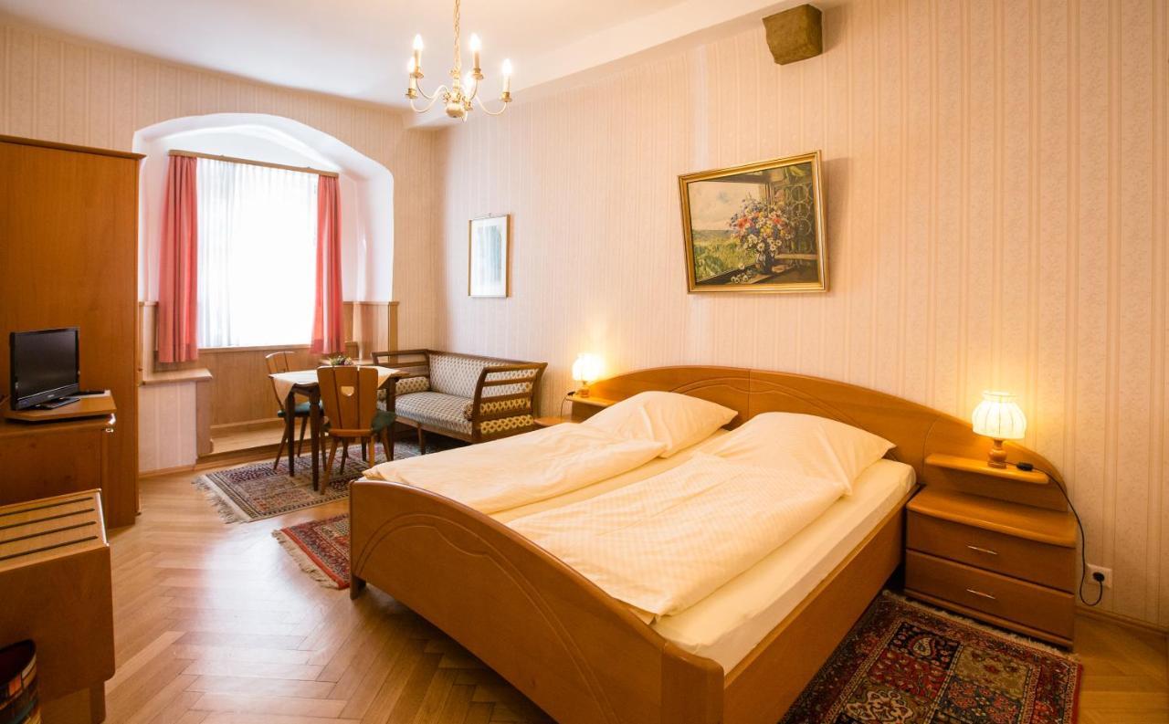 רוטנבורג אוב דר טאובר Hotel-Gasthof Goldener Greifen מראה חיצוני תמונה